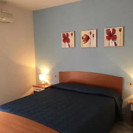 Sandalion Hotel 3*