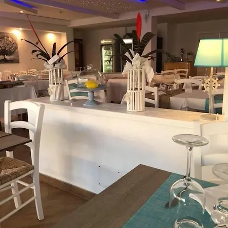 Sandalion Hotel 3*